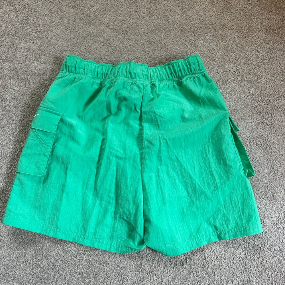 Nike Sportswear Essential Women's Woven High-Rise Shorts Size Medium NEW - Picture 7 of 11
